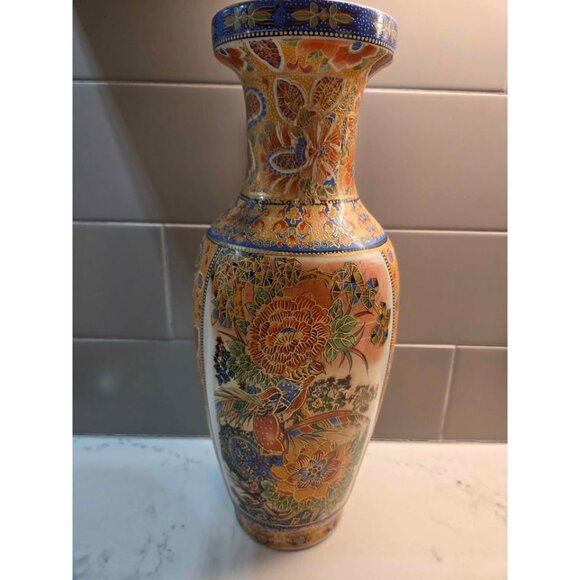 Vintage Satsuma style Japanese Vase - Picture 3 of 10